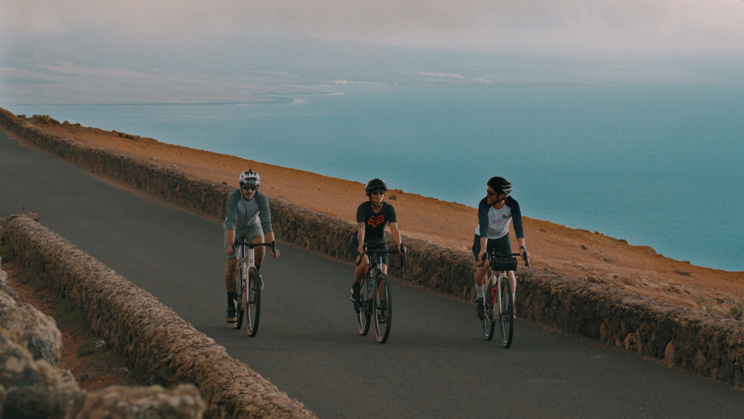 Montage V3.00_00_36_18.Still004